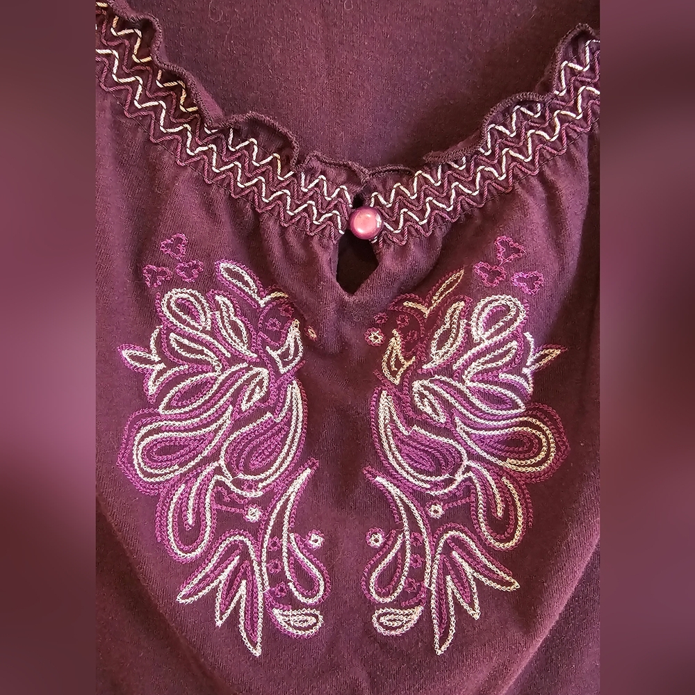 Women’s Embroidered Short Sleeve Tee - Purple - Picture 5 of 5
